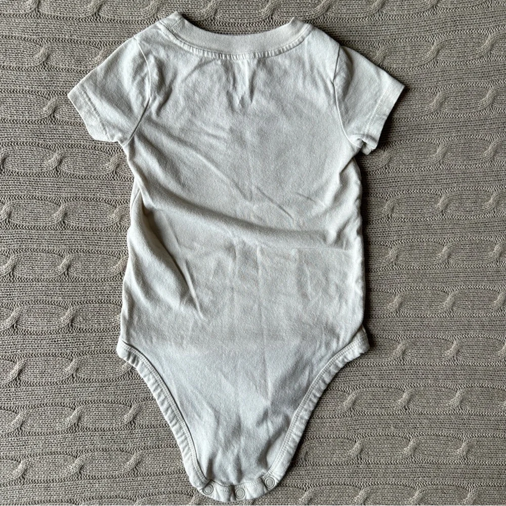 EUC Carter’s Unisex Short Sleeve Onesie, “Black is Beautiful,” 9 Months